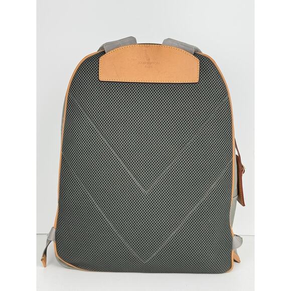 Louis Vuitton Monogram Gray Nylon Backpack Gold Hardware R-1 - Picture 2 of 16